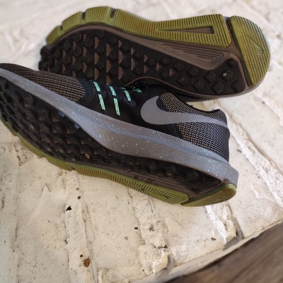 Nike - Picture 3 of 5